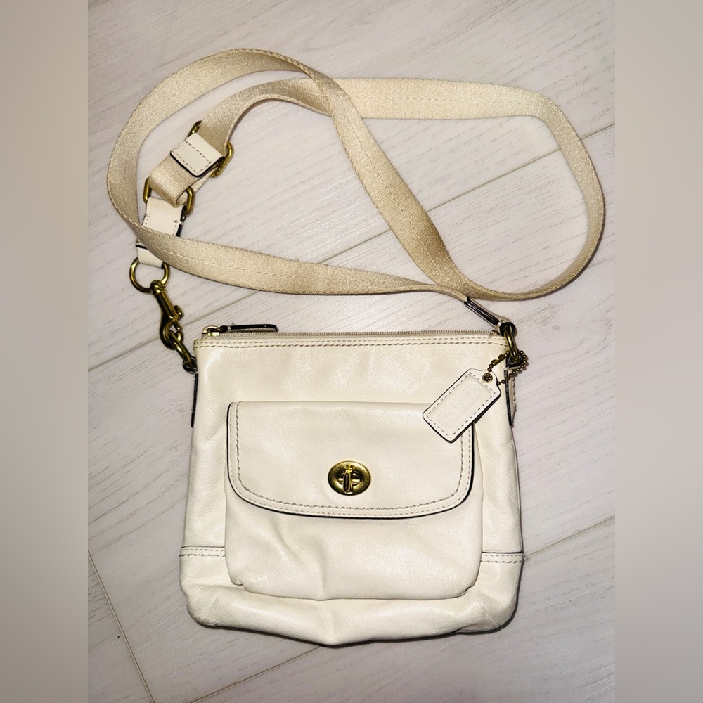 Vtg Coach Park Swingpack Crossbody Bag soft pebble Leather white Gold turn lock